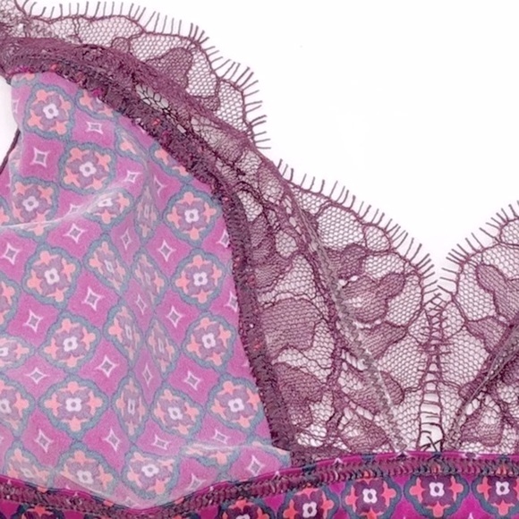 VS Satin Geo Bralette - Picture 7 of 9